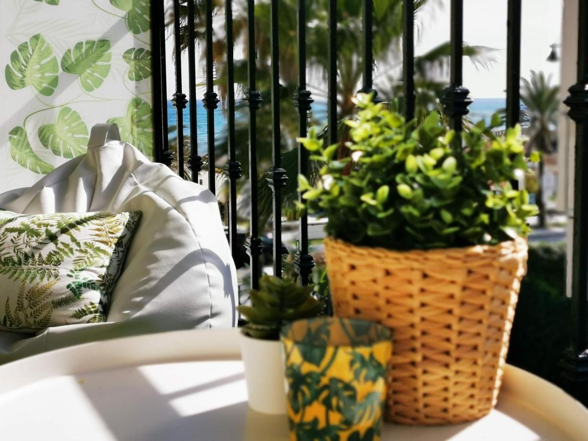 Lido Beachfront Apartament *