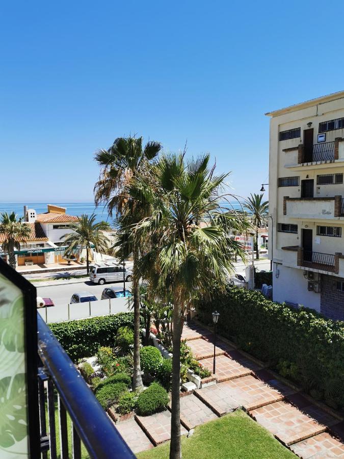 Lido Beachfront Apartment *
